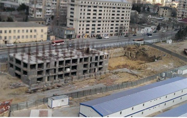 Bina tikilmədi, yüzdən artıq vətəndaş pulunu ala bilmir