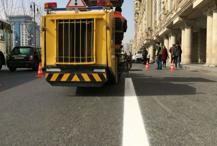 Bakıda xüsusi hərəkət zolaqlarının çəkilişinə başlanılıb