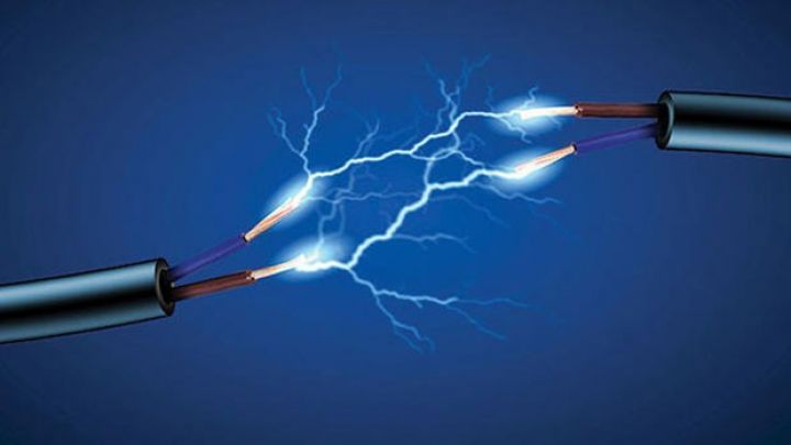 Azərbaycanla İran elektrik enerjisinin alqı-satqısına dair müqavilə imzaladı