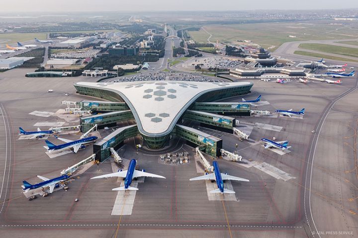 Bakıdakı aeroport məhdud iş rejiminə keçir,  aviareyslər ləğv edilir