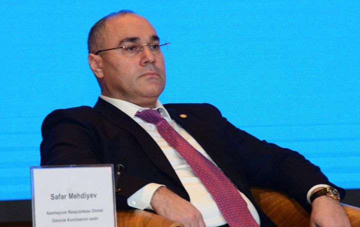 "Proqnozdan əlavə 352 milyon  manat gömrük ödənişləri toplanıb"