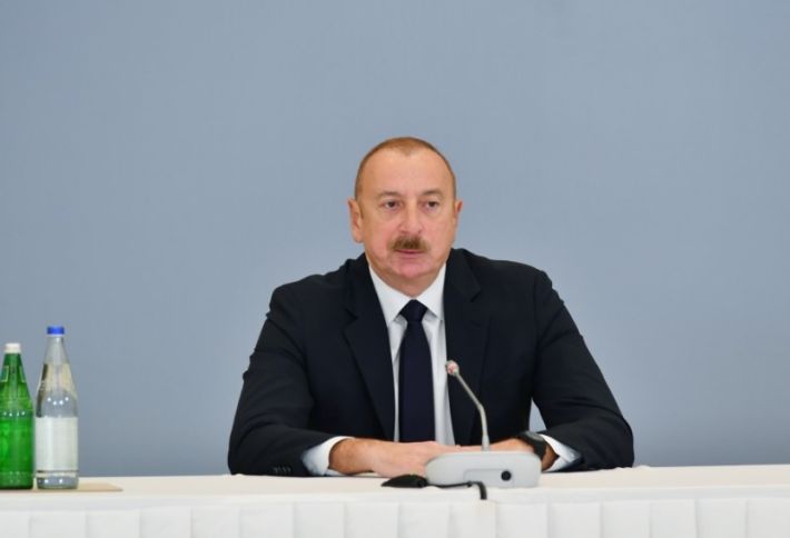 Prezident İlham Əliyev Bakıda forumun açılış mərasimində iştirak edir