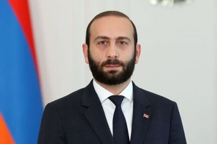 Mirzoyan Brüsselə gedir