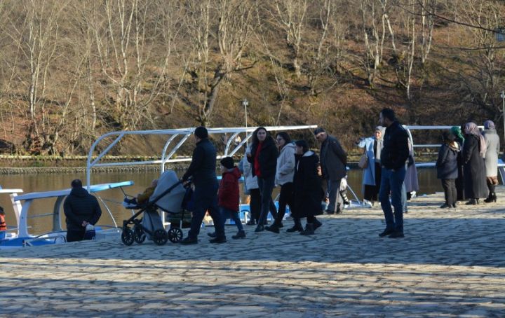 “Turist axını gözlədiyimizdən də çox oldu, otelimizdə otaqların 80-85 faizi doludur"