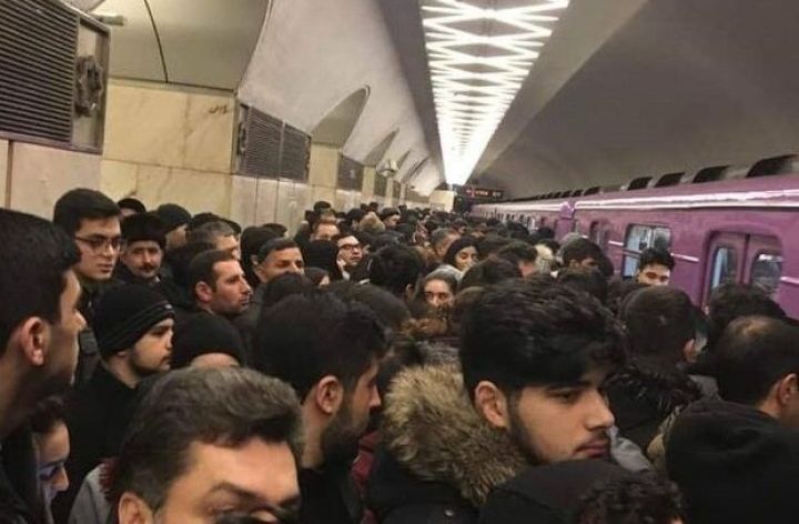 Metro fevralda gün ərzində 617 mindən çox sərnişin daşıyıb