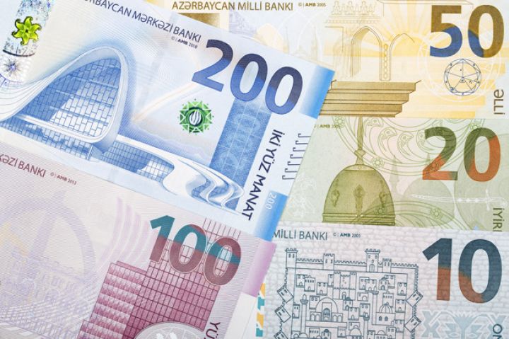 Dövriyyədə olan nağd pul və bank ehtiyatları azalıb