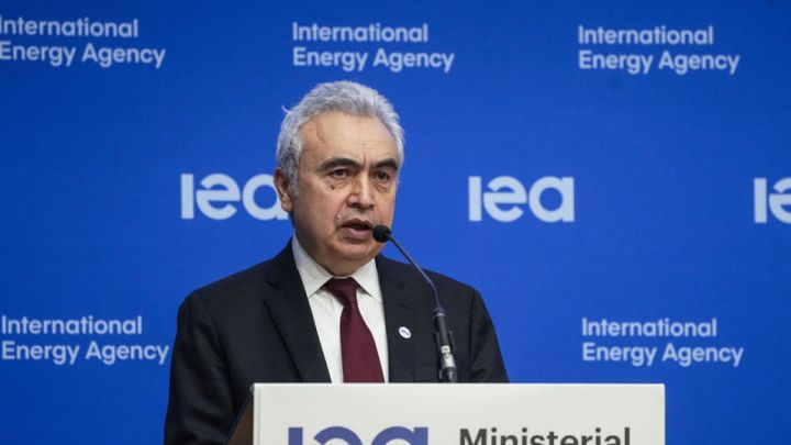 "Avropada cəmi 6 həftəlik aviasiya yanacağı qalıb, bəzi uçuşlar ləğv oluna bilər"