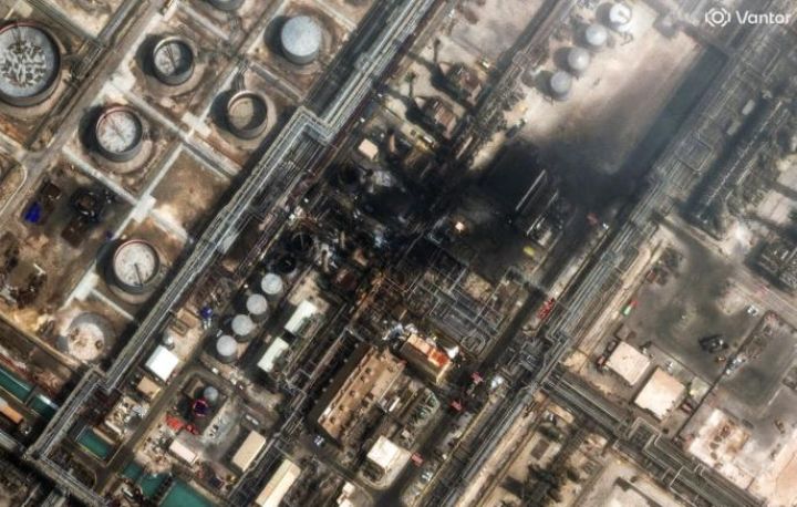 İran neftin qiymətinin 200 dollara qədər yüksələcəyini ehtimal edir