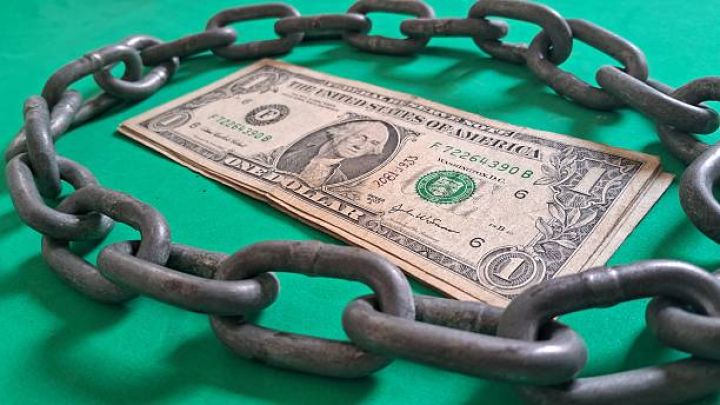 Dolların sabah üçün rəsmi məzənnəsi müəyyən olunub