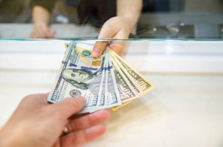 Dollar alışında ailə üzvlərinə məhdudiyyət var? – Taleh Kazımov üçün SÜRPRİZ