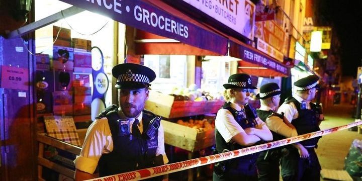 Londonda naməlum şəxs avtomobili piyadaların üstünə sürüb