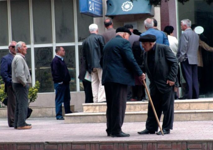 “İndiki halda pensiya yaşının artırılmasına ehtiyac duyulmur”