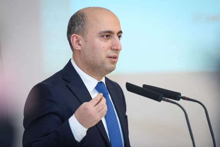 Nazir: İbtidai sinif müəllimlərinin maaşı 1000 manata yaxınlaşmaqdadır, bu, kəndlərdə çalışan müəllim üçün əladır