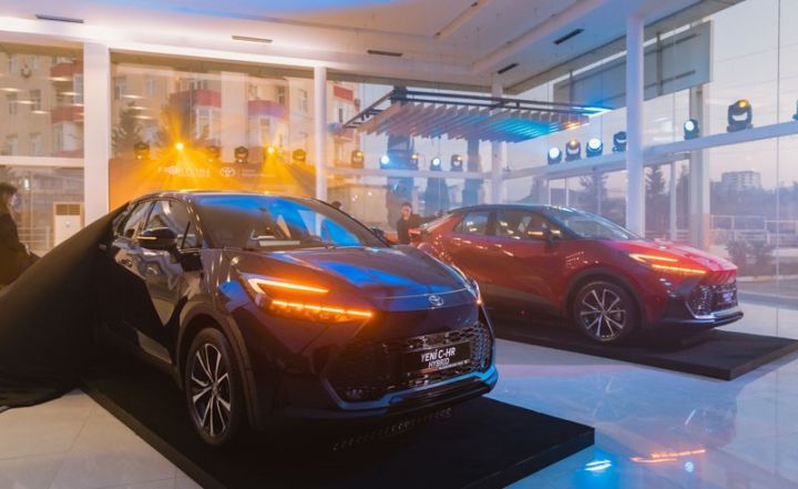 Toyota brendinin ən yeni avtomobili - Toyota C-HR Azərbaycanda təqdim edildi - FOTO