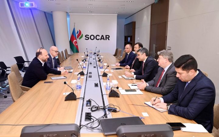 SOCAR və BƏƏ şirkəti əməkdaşlıq perspektivlərini müzakirə edib