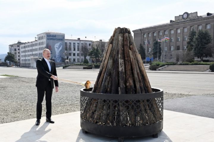 Prezident Xankəndidə Novruz tonqalını alovlandırıb, xalqı təbrik edib - YENİLƏNİB