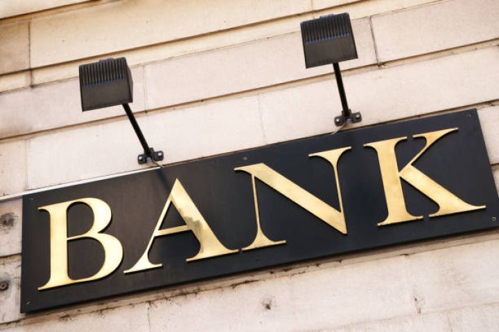 Azərbaycanda 5 bankın nizamnamə kapitalı 300 milyon manatdan çoxdur