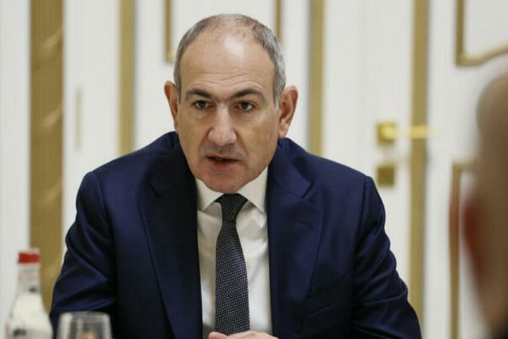 Paşinyan dəmir yolu məsələsində Rusiya ilə dostluq şəraitində razılıq əldə etmək istəyir