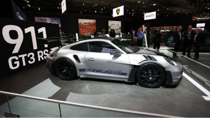 Porsche məsləhət xidmətləri göstərən şirkətini satır