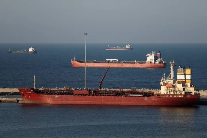 Hörmüz boğazı ilə bağlı ümidverici xəbər gəldi — Brent nefti 87 dollardan aşağı düşdü