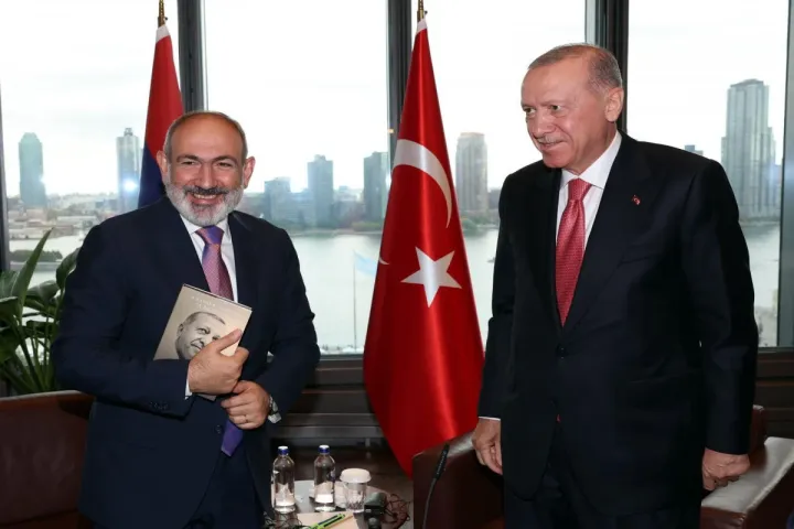 Ərdoğan və Paşinyan telefon danışığı aparıb
