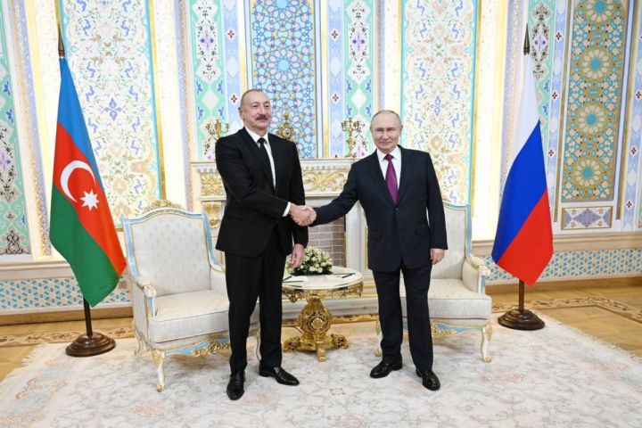 Əliyev Putinə zəng edib
