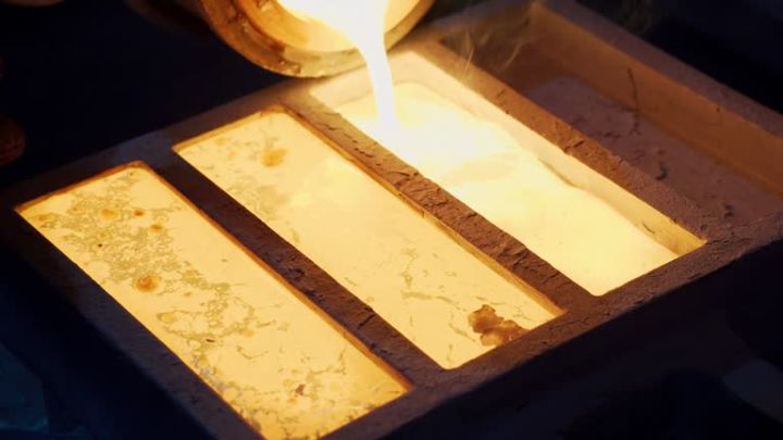 Azərbaycanda qızıl hasil edən şirkət istehsalı artırıb – Satış qiyməti 24% yüksəlib