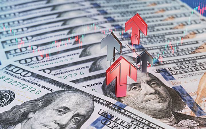 Mərkəzi Bank: Valyuta bazarında tələb kəskin azalıb, təklif isə artıb