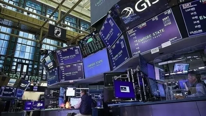 Qlobal bazarlarda FED gözləntiləri və geosiyasi gərginlik fonunda mənfi dinamika müşahidə olunur