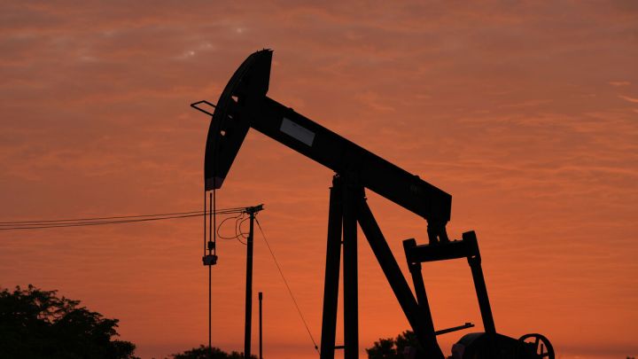 Brent neftinin qiyməti 100 dolların üzərində qalır