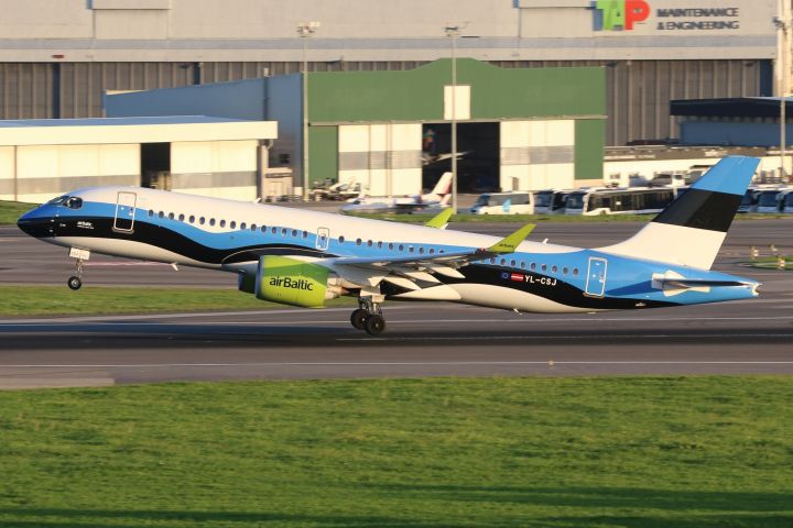 Latviyanın milli aviaşirkəti iflasın astanasında - 380 milyon avroluq borc