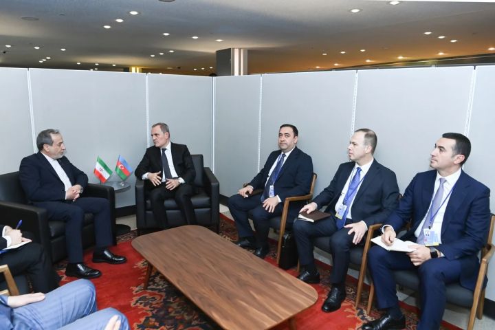 Azərbaycan və İranın XİN rəhbərləri regional prosesləri nəzərdən keçiriblər