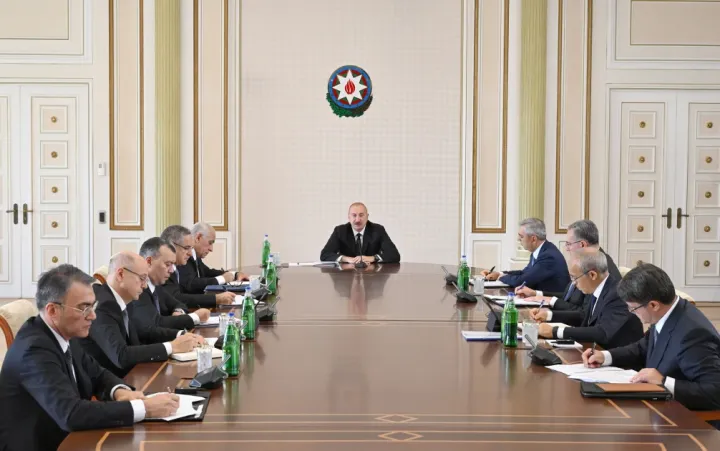 İlham Əliyevin sədrliyi müşavirə keçirilib -  Dağ-mədən və metallurgiya sənayesi müzakirə edilib